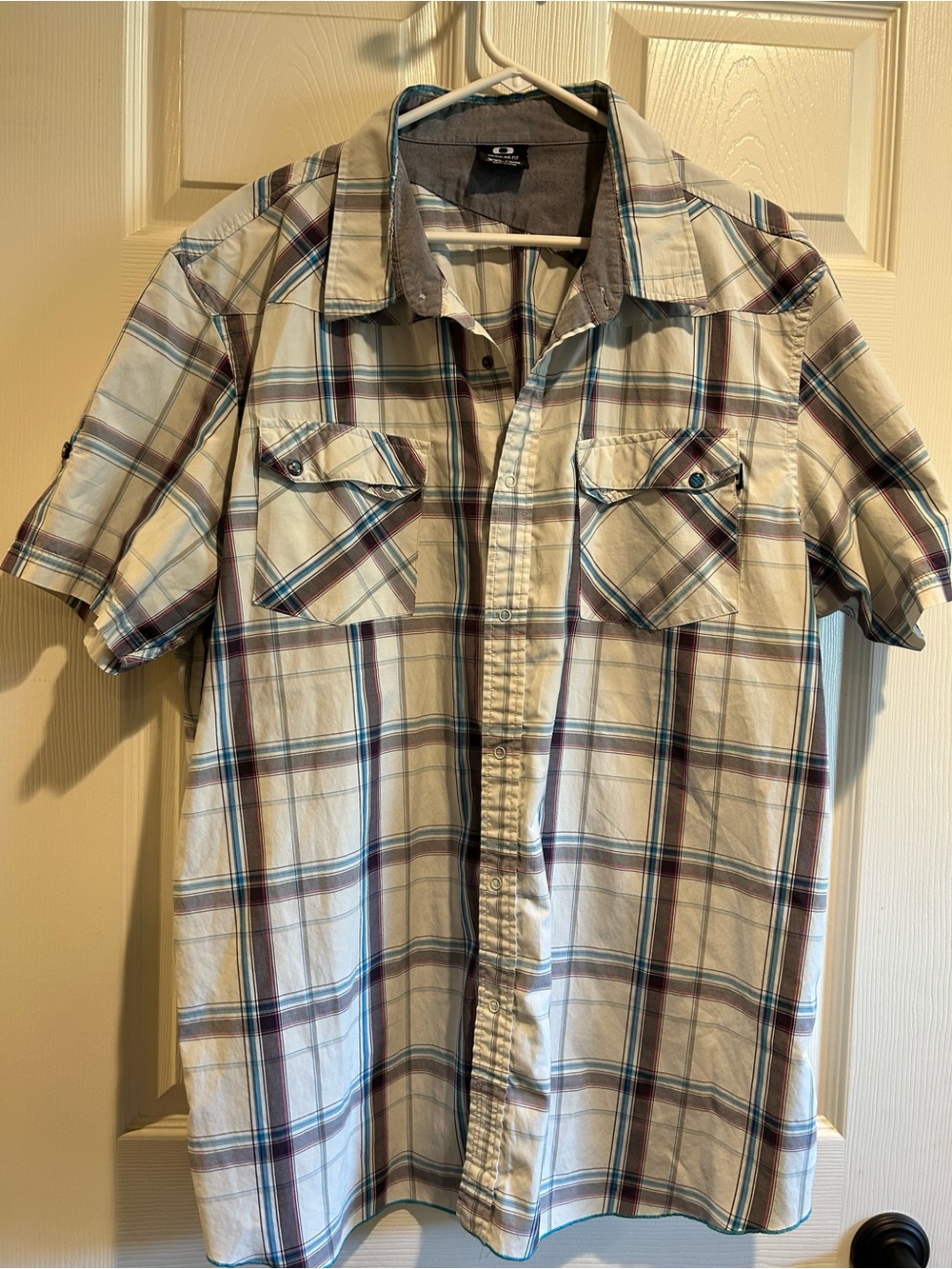 Oakley Men's Plaid Short-Sleeve Button-Up Shirt - Cream/Blue